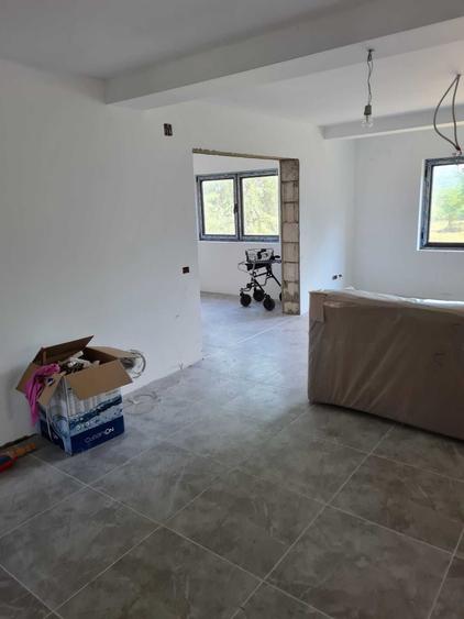 Casă cu 4 camere în Rahova