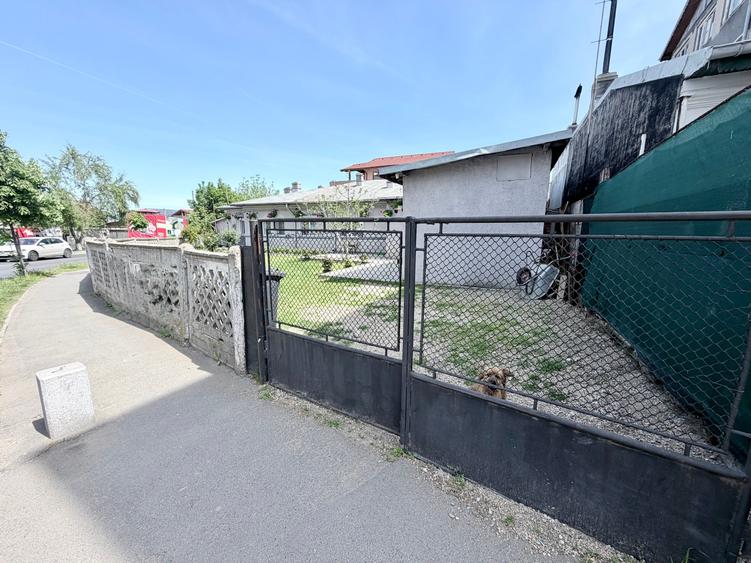 Casă individuală cu 4 camere cu Canalizare în Central