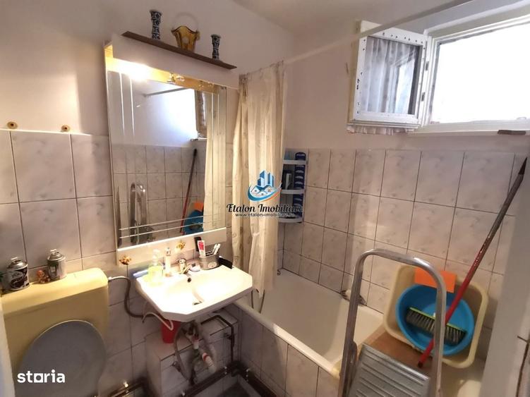 Apartament cu 2 camere semidecomandat în Sărata