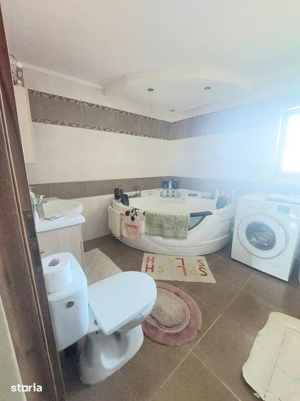 Casă cu 4 camere cu Teren 520 Mp în Central