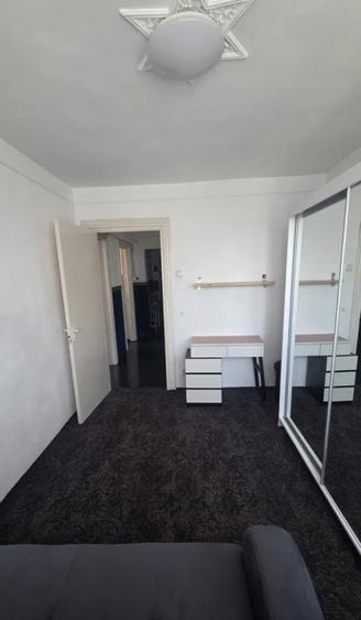 Apartament cu 2 camere decomandat în Hala Centrală