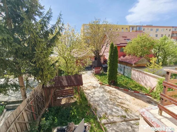 Casă cu 4 camere cu Teren 400 Mp în Central