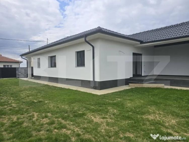 Casă cu 2 camere cu Teren 780 Mp în Lazuri