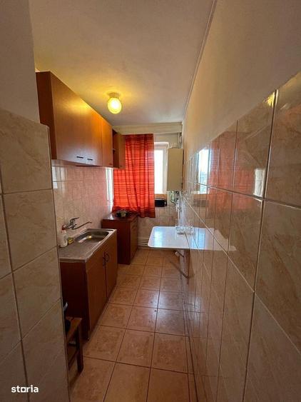 Apartament cu 3 camere semidecomandat în Gara
