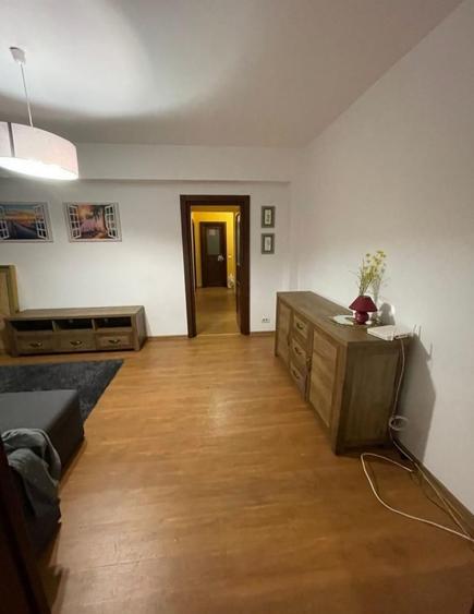 Apartament cu 4 camere decomandat în Tătărași