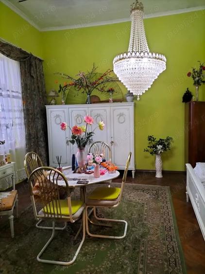 Apartament cu 4 camere semidecomandat în Fabric