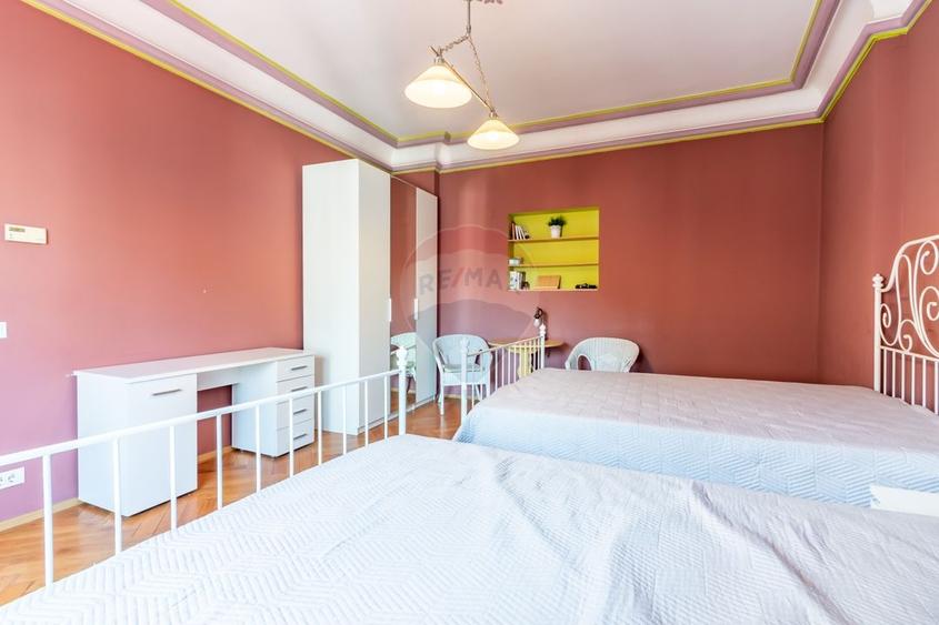 Apartament cu 4 camere decomandat, mobilat în P-ța Amzei