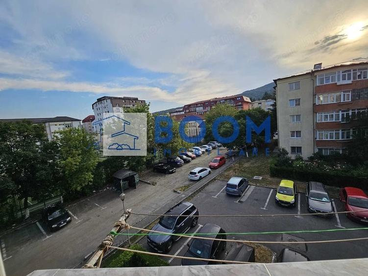 Apartament cu 2 camere decomandat în Căzănești (Râmnicu Vâlcea)