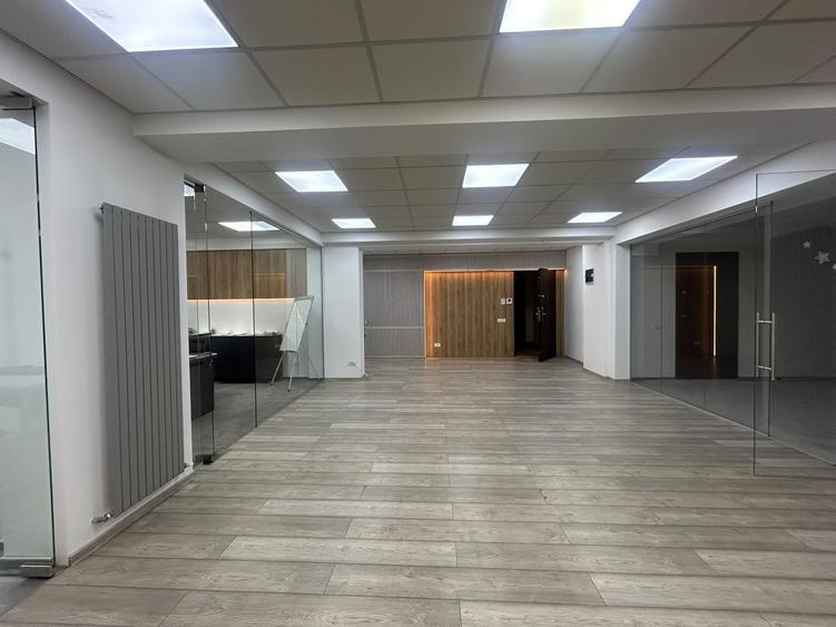 Birou, de 261 mp, în P-ța Alba Iulia