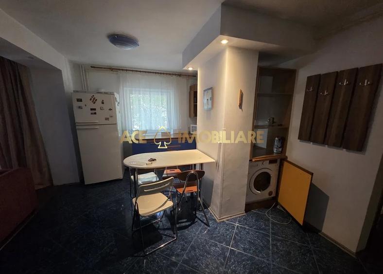 Apartament cu 2 camere decomandat, mobilat în Tei