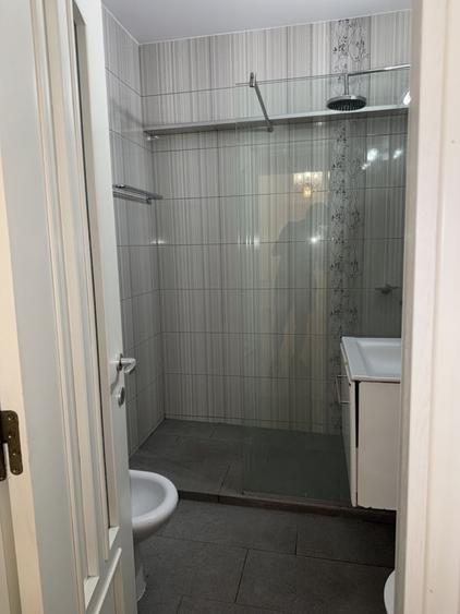 Universitate, ap 2 cam. bloc 1980, recent renovat,atent amenajat, 90m de metrou - 15