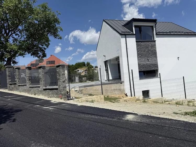 Casă individuală cu 4 camere cu Teren 873 Mp în Feleacu