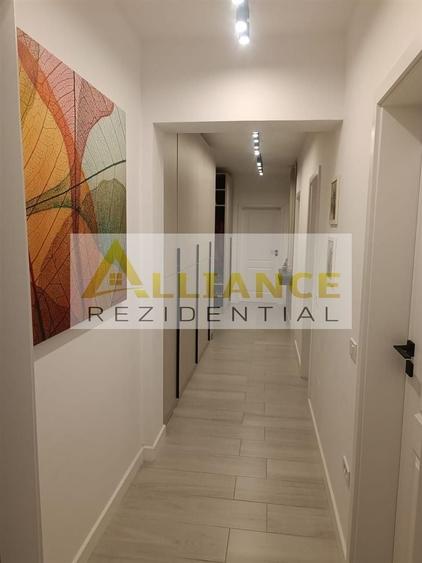 Apartament cu 3 camere decomandat, mobilat în Metalurgiei