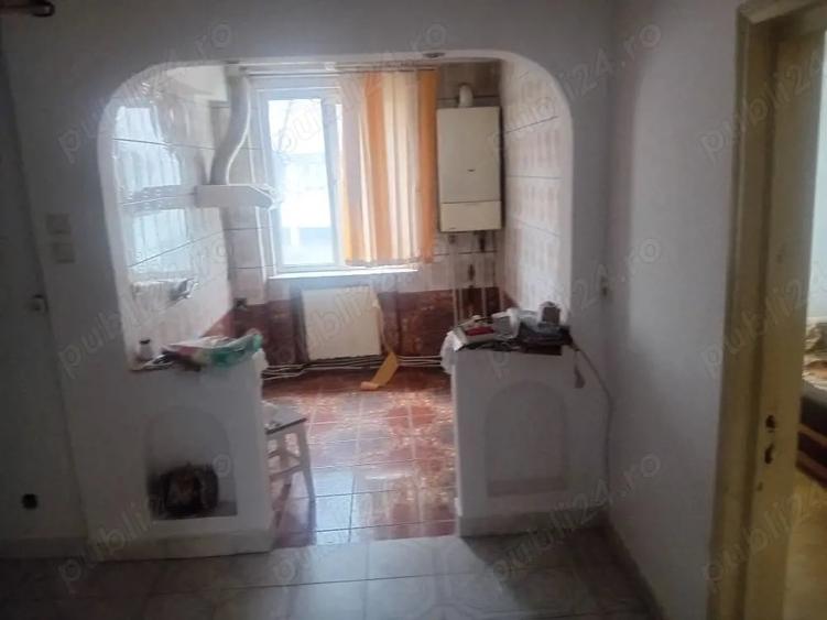 Apartament cu 3 camere decomandat în Precista