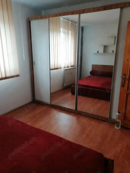 Apartament cu 4 camere decomandat în Central