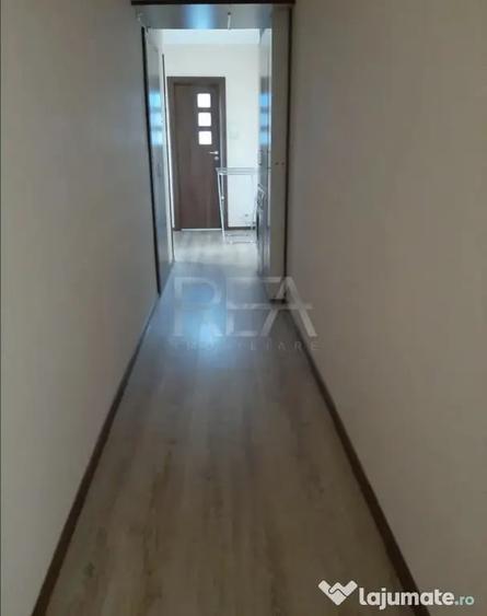 Apartament cu 3 camere decomandat în Păcii