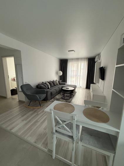 Apartament cu 3 camere semidecomandat în Chiajna
