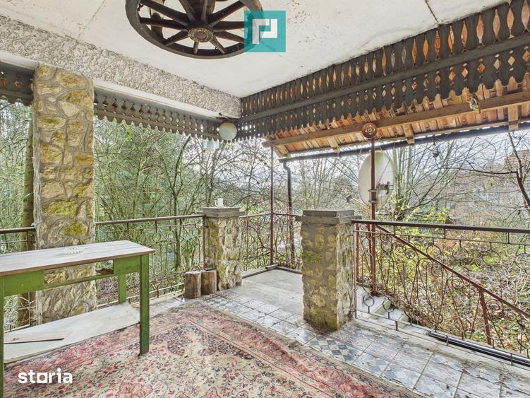 Casă cu 3 camere decomandat cu Teren 8163 Mp în Petriș