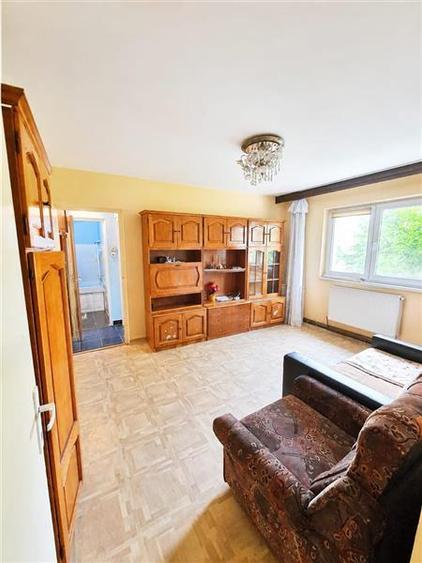 Apartament cu 2 camere semidecomandat, mobilat în Vlahuță