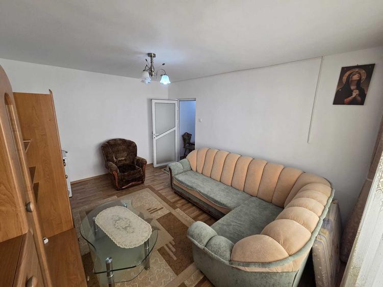 Apartament cu 2 camere semidecomandat în Energiei