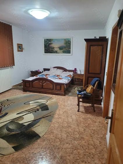 Casă cu 6 camere cu Teren 1300 Mp în Central