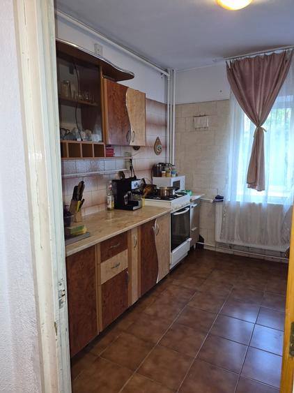 Apartament cu 3 camere decomandat în Sebastian