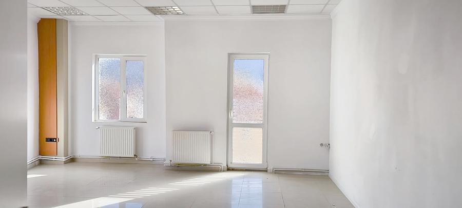 Birou, de 250 mp, în Blumăna