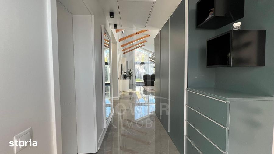 Casă cu 4 camere cu Teren 471 Mp în Roșia