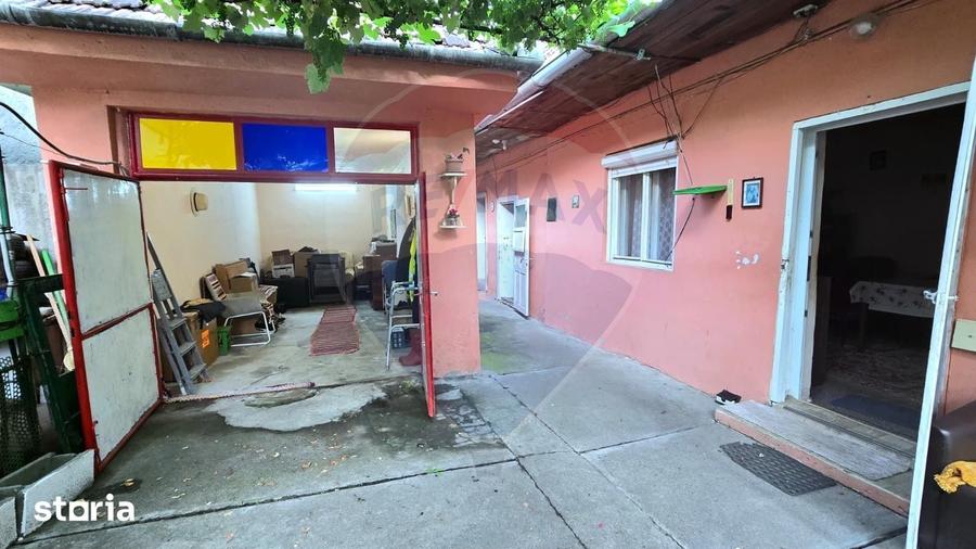 Casă cu 4 camere cu Teren 540 Mp în Central