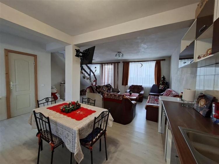 Casă cu 3 camere cu Teren 136 Mp în Arhitecților - Calea Cisnădiei
