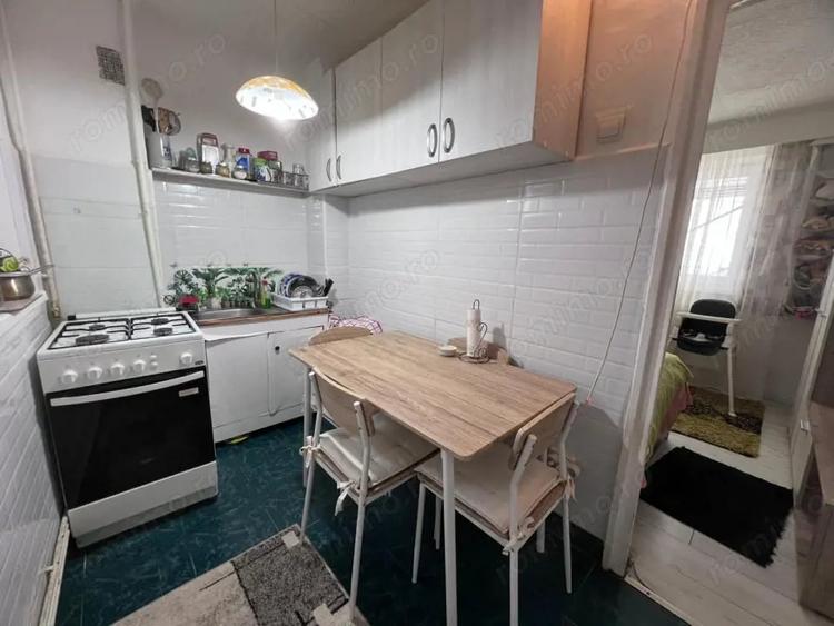 Apartament cu 2 camere decomandat în Micro 15