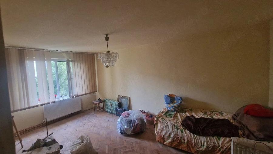Apartament cu 2 camere decomandat în Soarelui