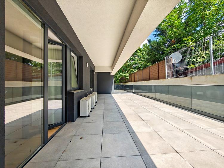 Apartament cu 3 camere decomandat, mobilat în Băneasa