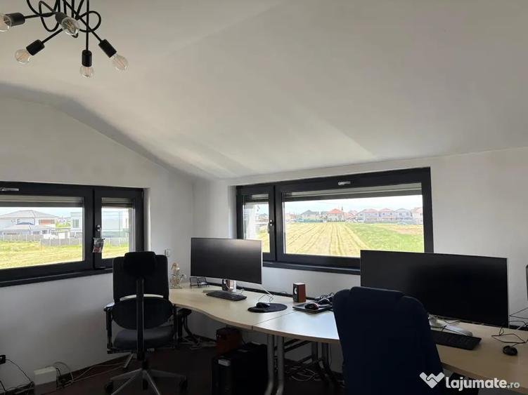 Casă cu 5 camere cu Teren 600 Mp în Moșnița Nouă