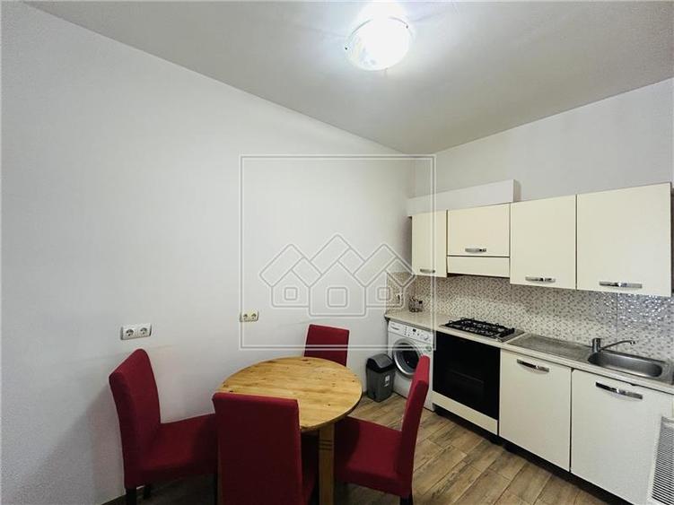 Apartament cu 2 camere nedecomandat în Central