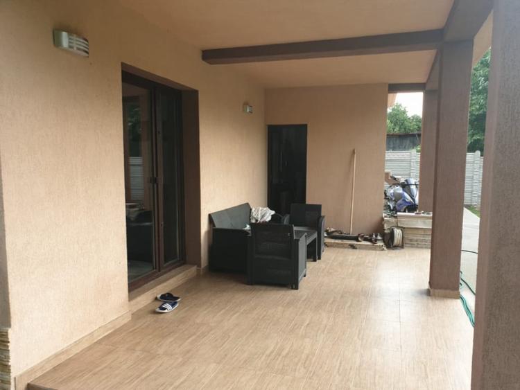 Casă cu 5 camere cu Teren 950 Mp în Central