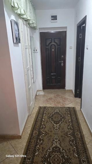 Apartament cu 2 camere nedecomandat în Horia