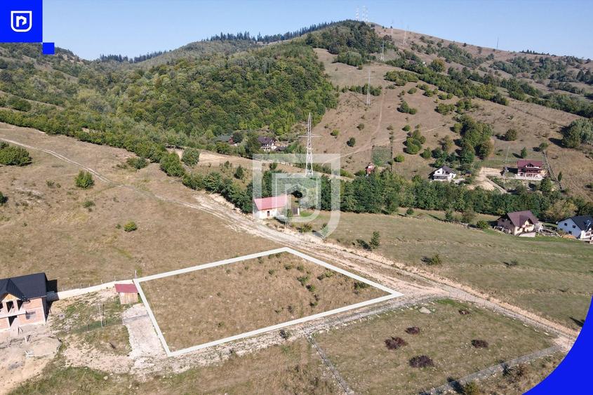 Teren Construcții extravilan de 1587 mp, în Central