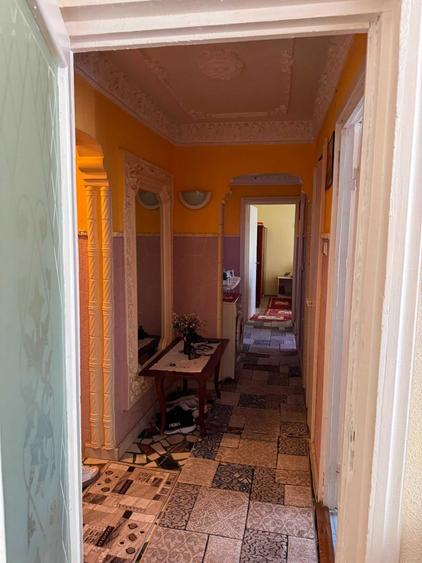 Apartament cu 3 camere decomandat în Palazu Mare