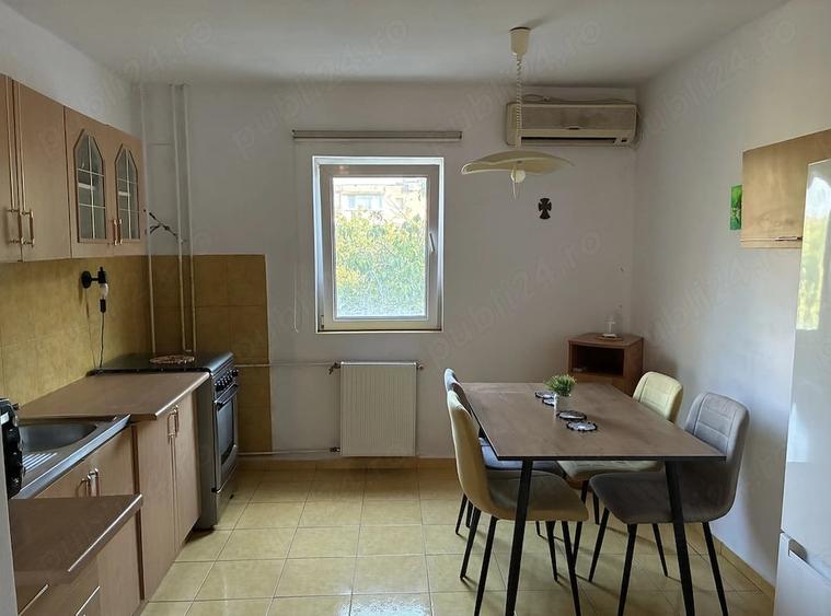 Apartament cu 3 camere decomandat în Bucovina
