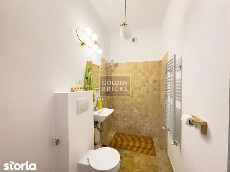 Casă cu 5 camere cu Teren 350 Mp în Unirii