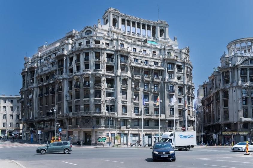 Apartament cu 3 camere circular în P-ța Unirii