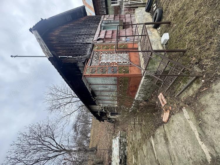 Casă cu Teren 761 Mp în Secăria