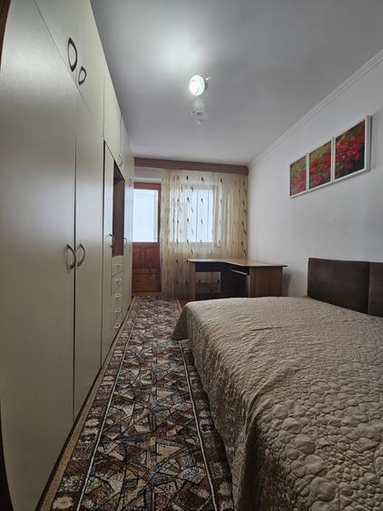 Apartament cu 3 camere decomandat în Boema