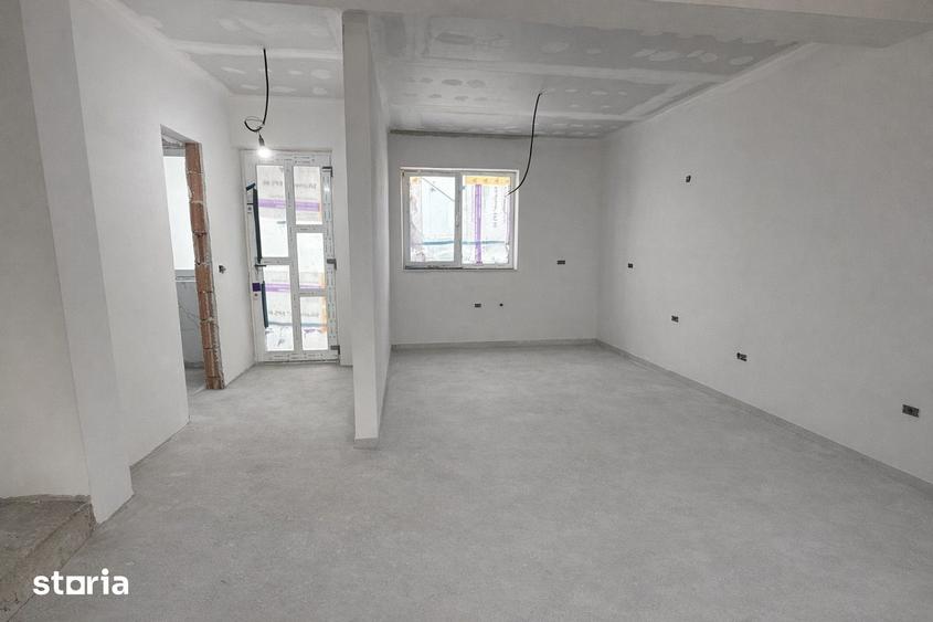 Casă cu 4 camere cu Teren 100 Mp în Ronaț