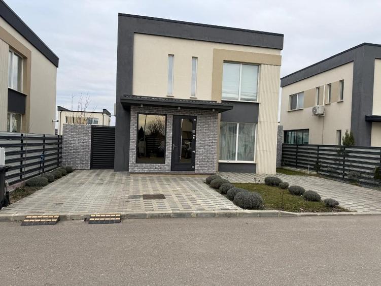 Casă individuală cu 4 camere cu Canalizare în Corbeanca
