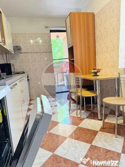 Apartament cu 4 camere decomandat în Fundeni