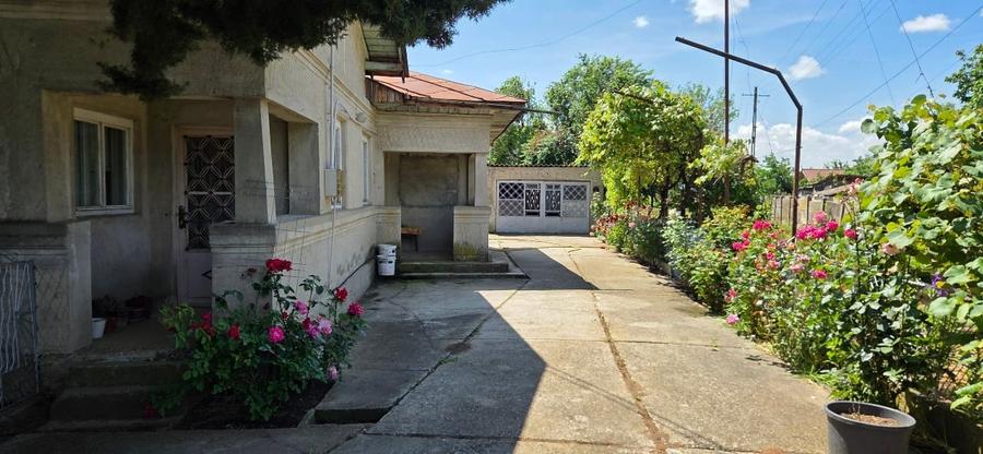 Casă individuală cu 3 camere cu Canalizare în Poienarii Vechi
