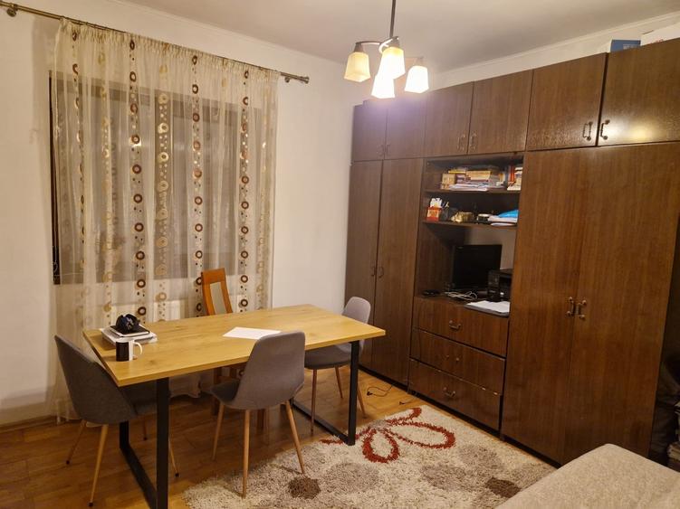 Duplex cu 6 camere cu Canalizare în Moara de Vânt