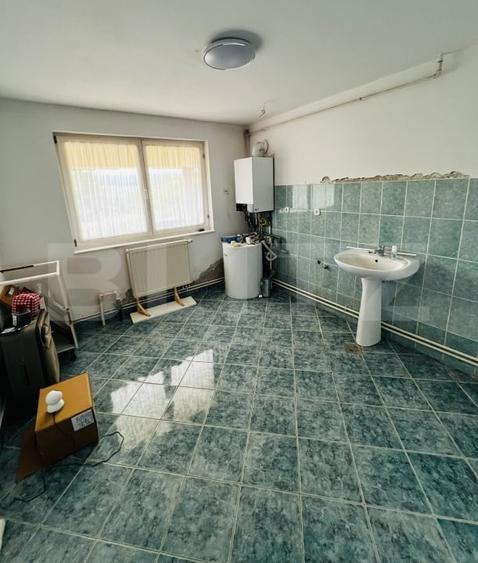 Casă individuală cu 4 camere cu Canalizare în Livezeni